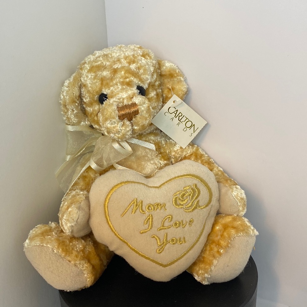 Carlton Cards Plush Bear “Mom I Love You” 7” high